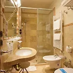 Konukevi Palazzina Veneziana 4*